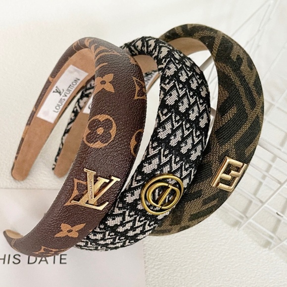 Headband with gold emblem (1) - Picture 3 of 3